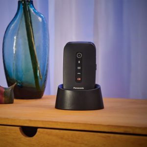 Teléfono móvil Panasonic plegable recomendado como opción para personas mayores.